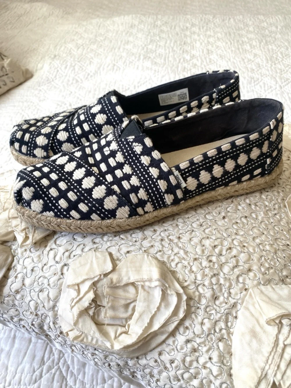 TOMS Black And White Patterned Slip On Casual Summer Espadrilles Size 7.5